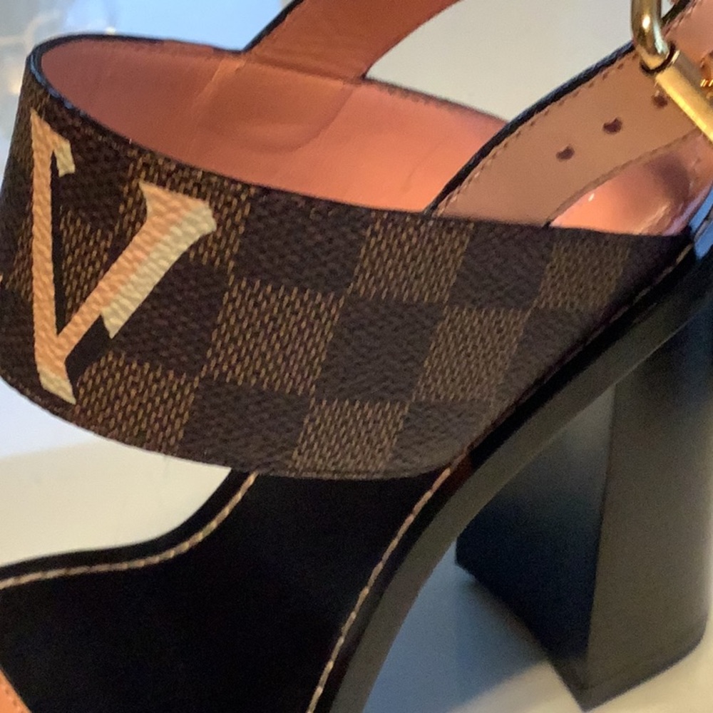 Louis Vuitton sandals - Picture 4 of 4